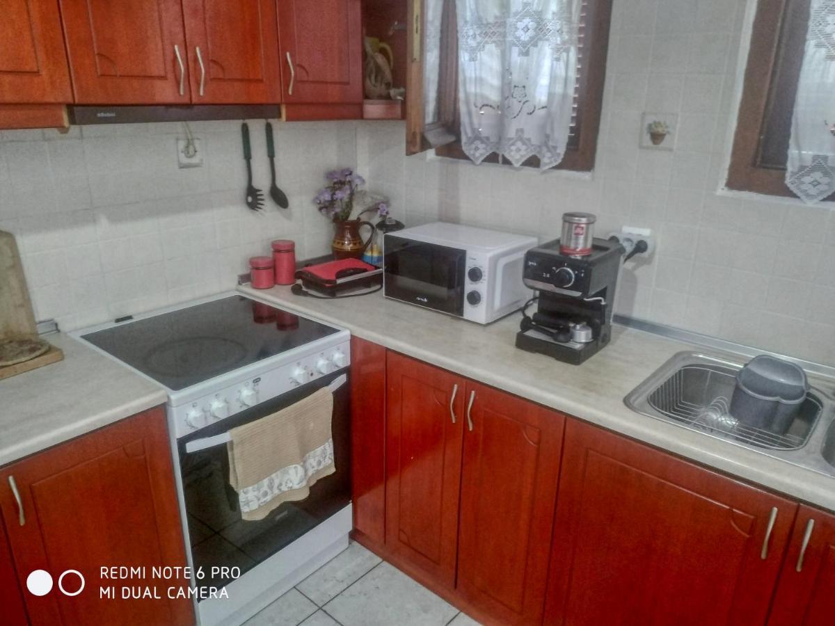 Kamari Holiday home *