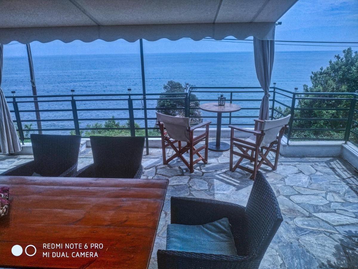 Kamari Holiday home *