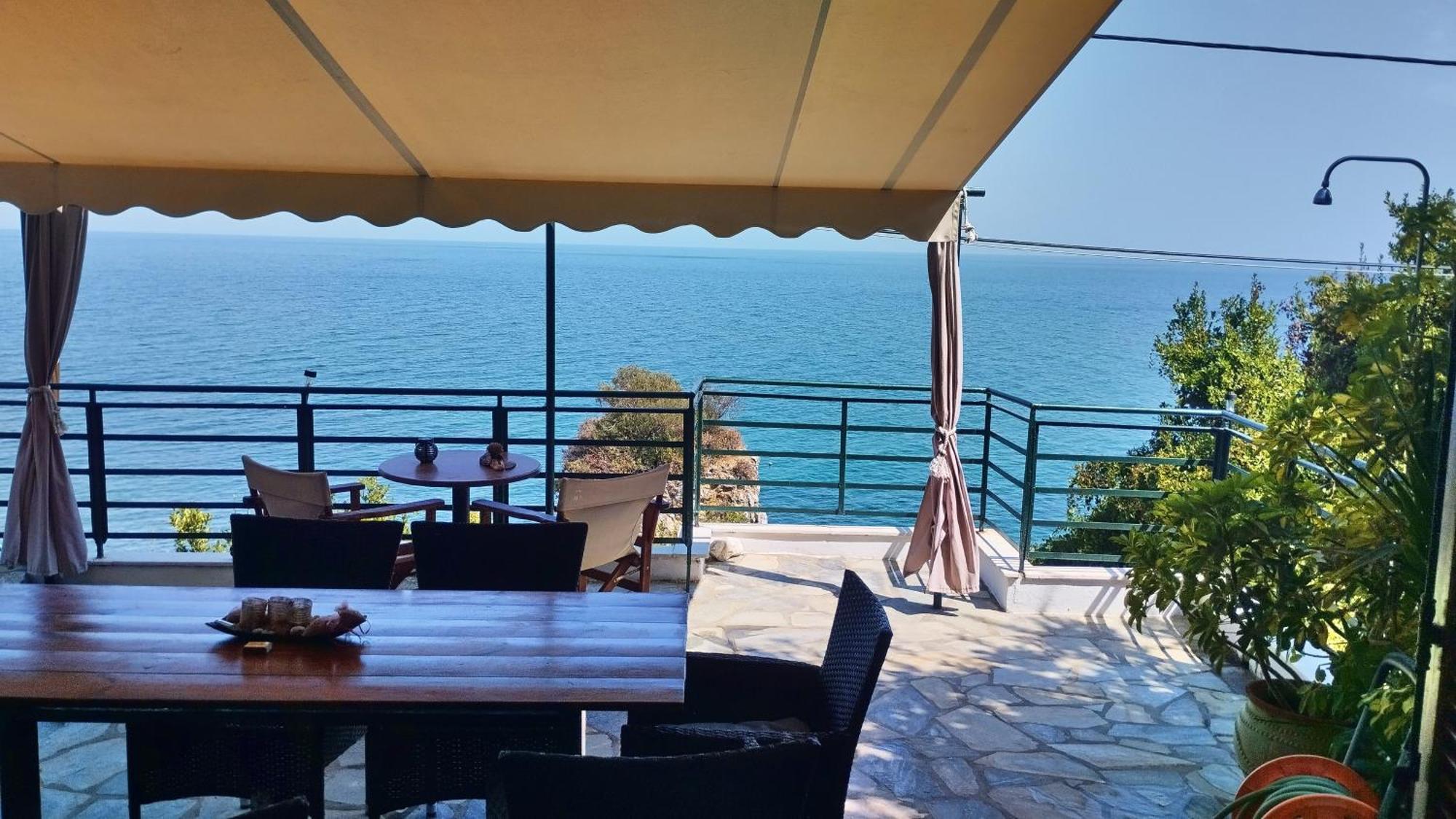 Kamari Holiday home Keramidhion