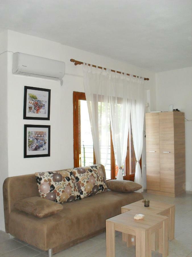 Kamari Holiday home *